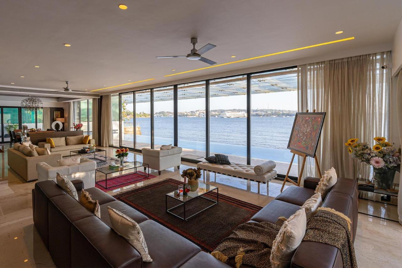 Oceanic Sunsets With River View, Comp Breakfast & Infinity Pool At Stayvista Verem Ngoại thất bức ảnh