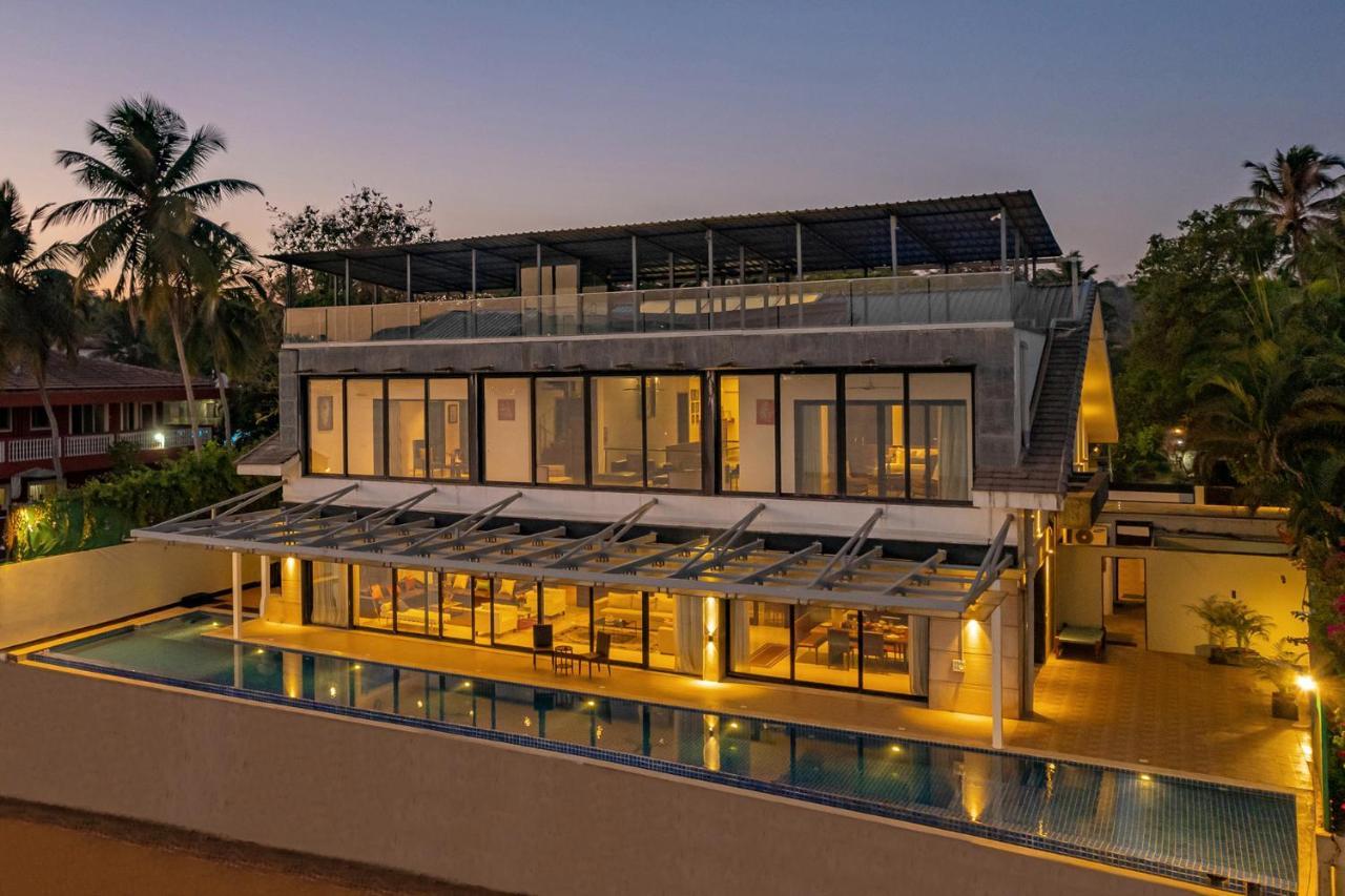 Oceanic Sunsets With River View, Comp Breakfast & Infinity Pool At Stayvista Verem Ngoại thất bức ảnh